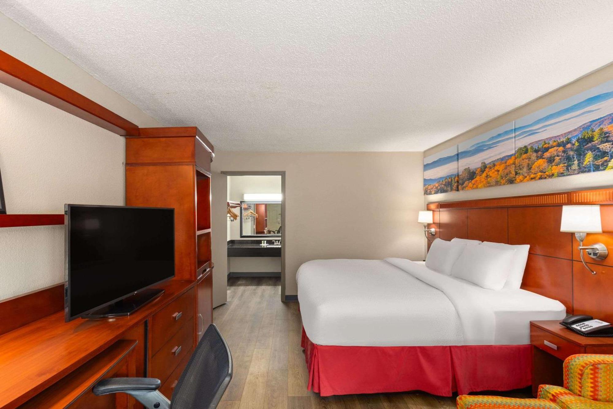 Days Inn By Wyndham Knoxville East Exterior photo